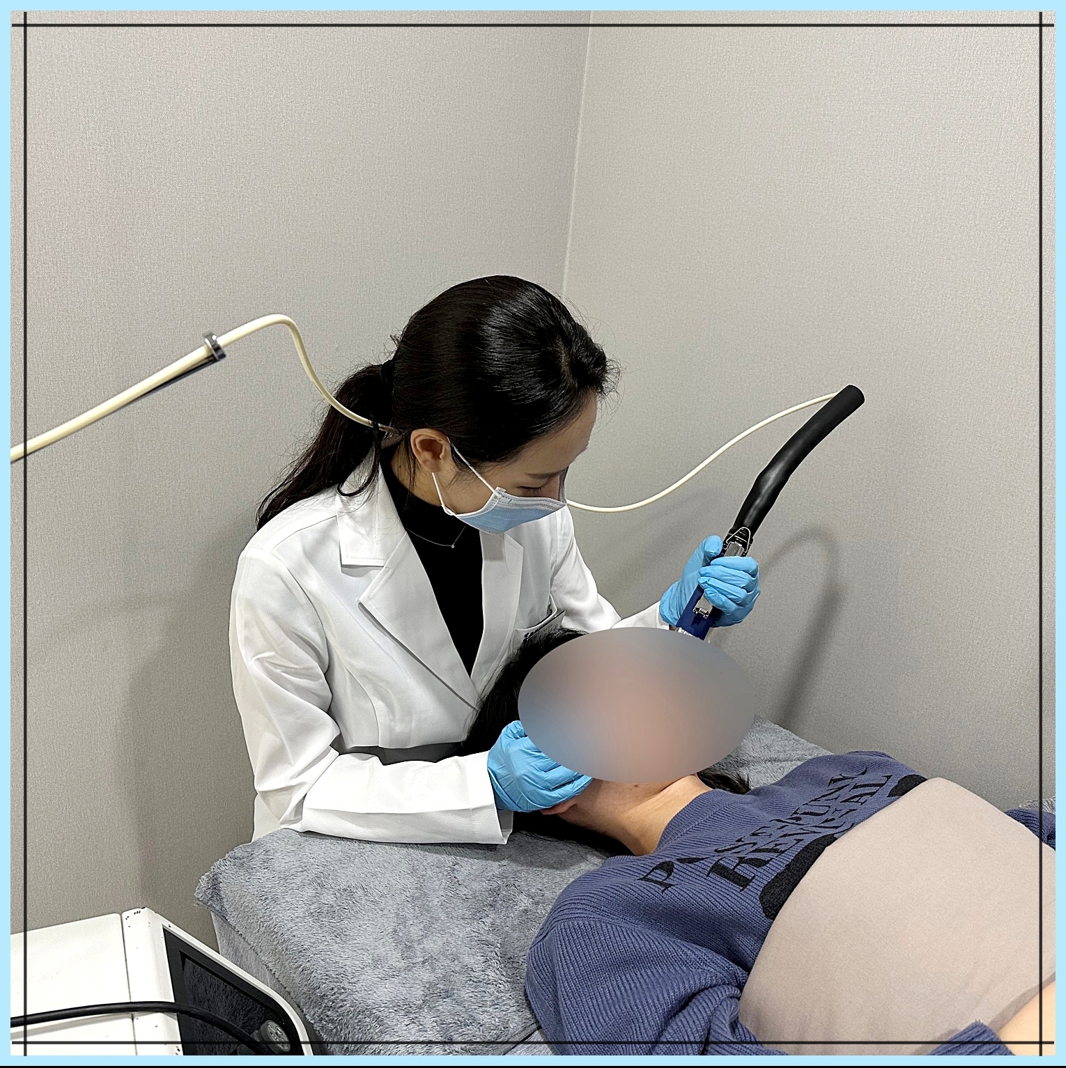 치료 중인 후한의원 춘천 김지유 원장 사진